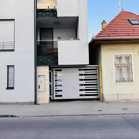 Seven - Free Parking Gyor